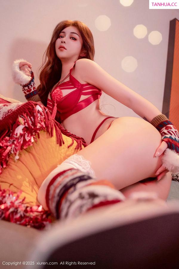   [XiuRen]高清写真图 2025.01.21 No.9789 沐娜娜 丝袜美臀第23张图片